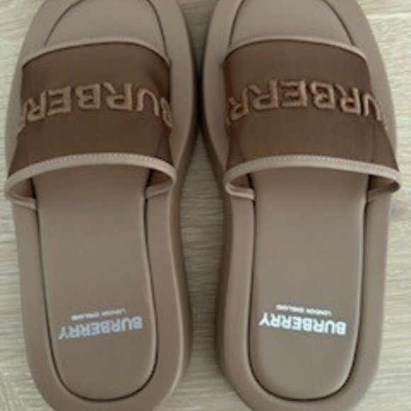 Burberry Buckingham Leather Platform Slide - Picture 2 of 4